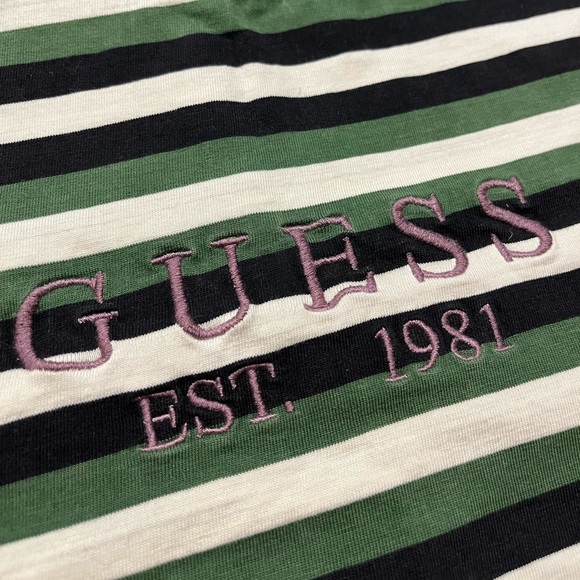 Guess T- Shirt - Picture 1 of 3